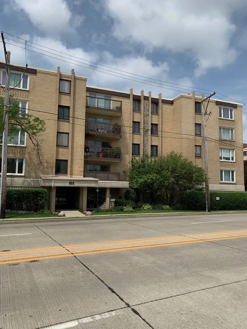 900 S River Road IL #4A