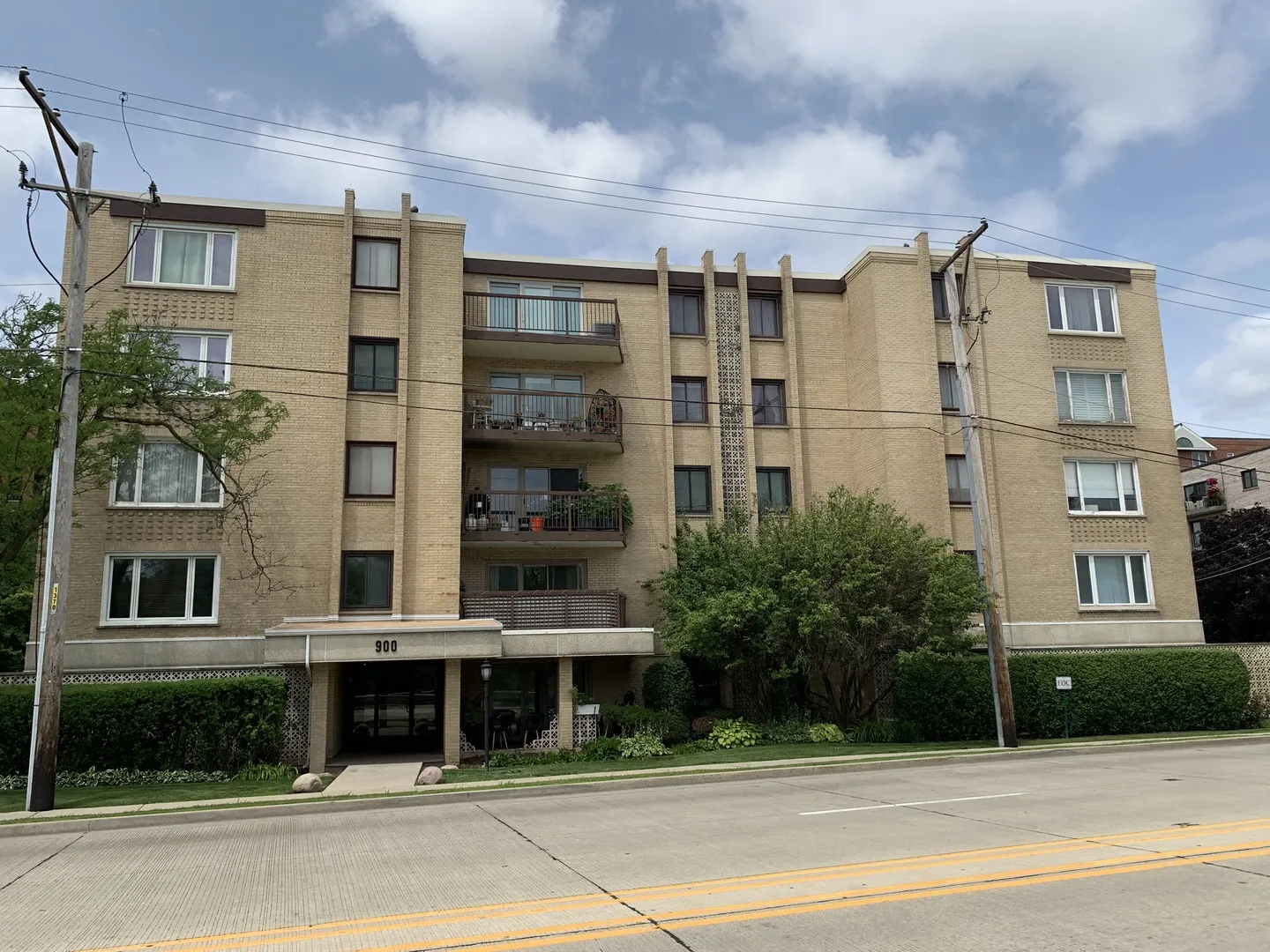 900 S River Road IL #4A