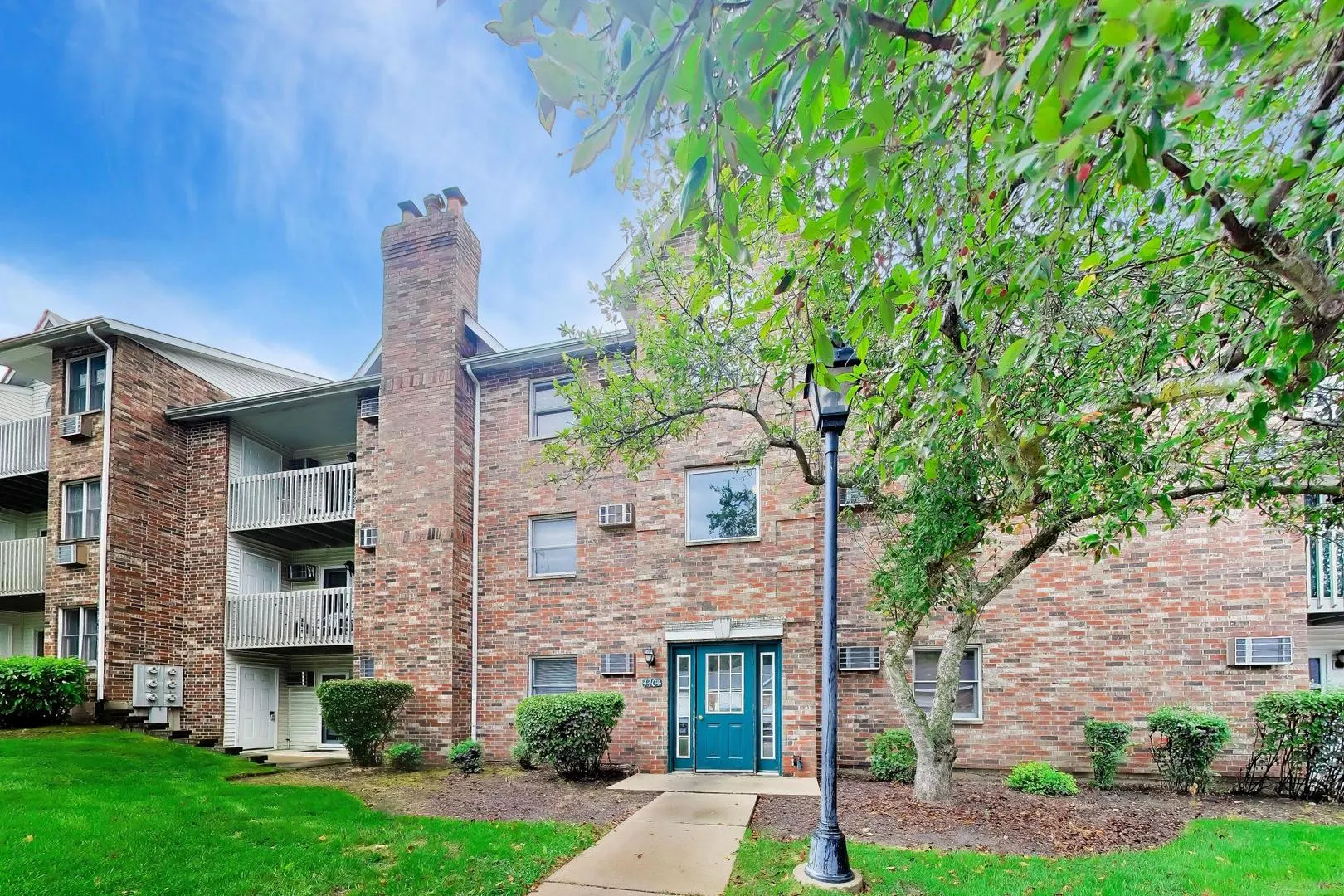 4404 W Shamrock Lane IL #1A