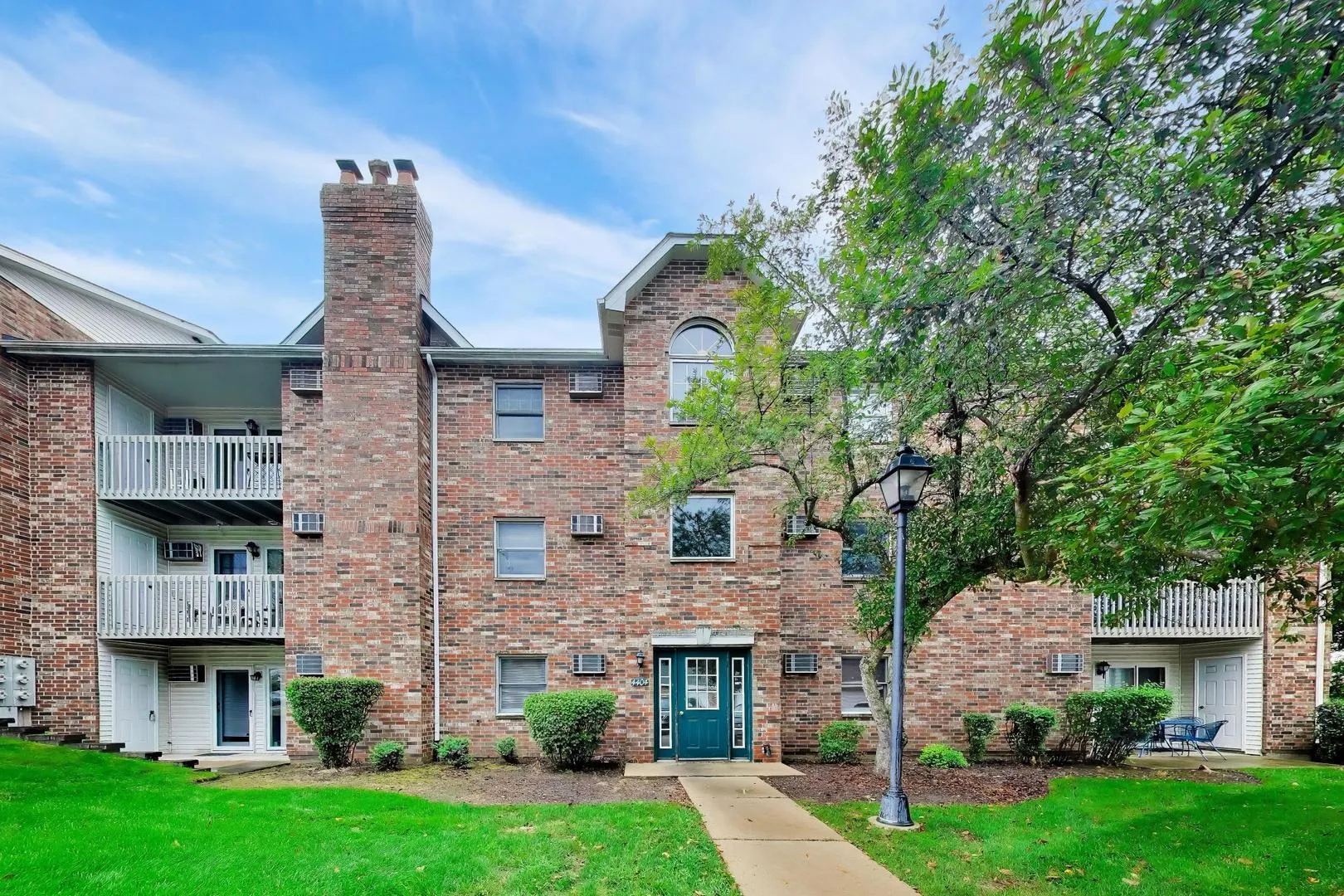 4404 W Shamrock Lane IL #1A