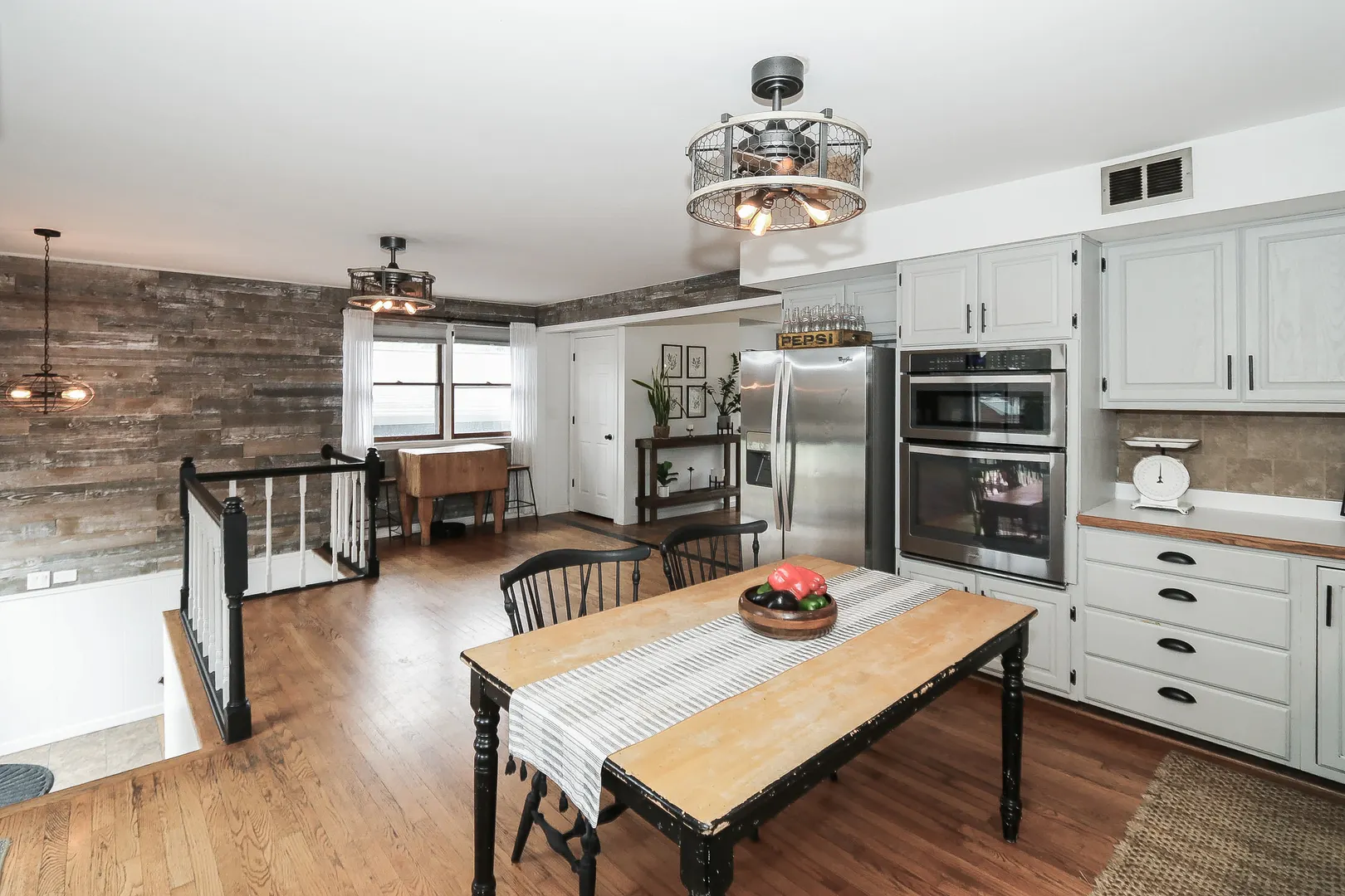 717 Monterrey Terrace IL