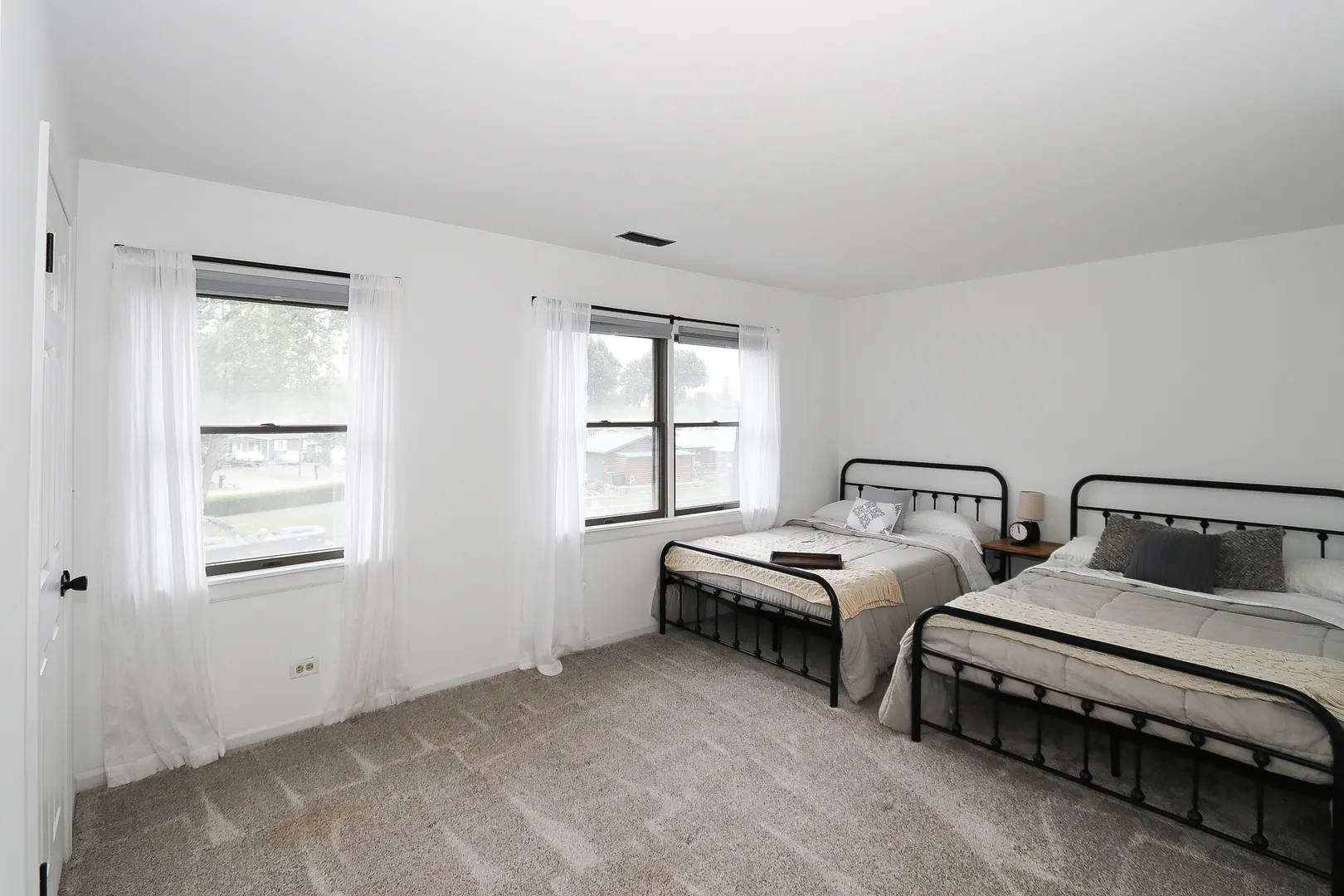 717 Monterrey Terrace IL