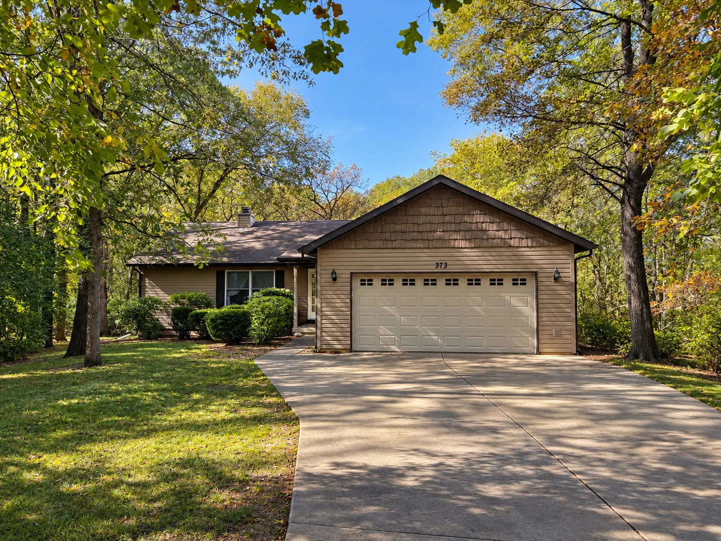 373 Lake Thunderbird Drive IL