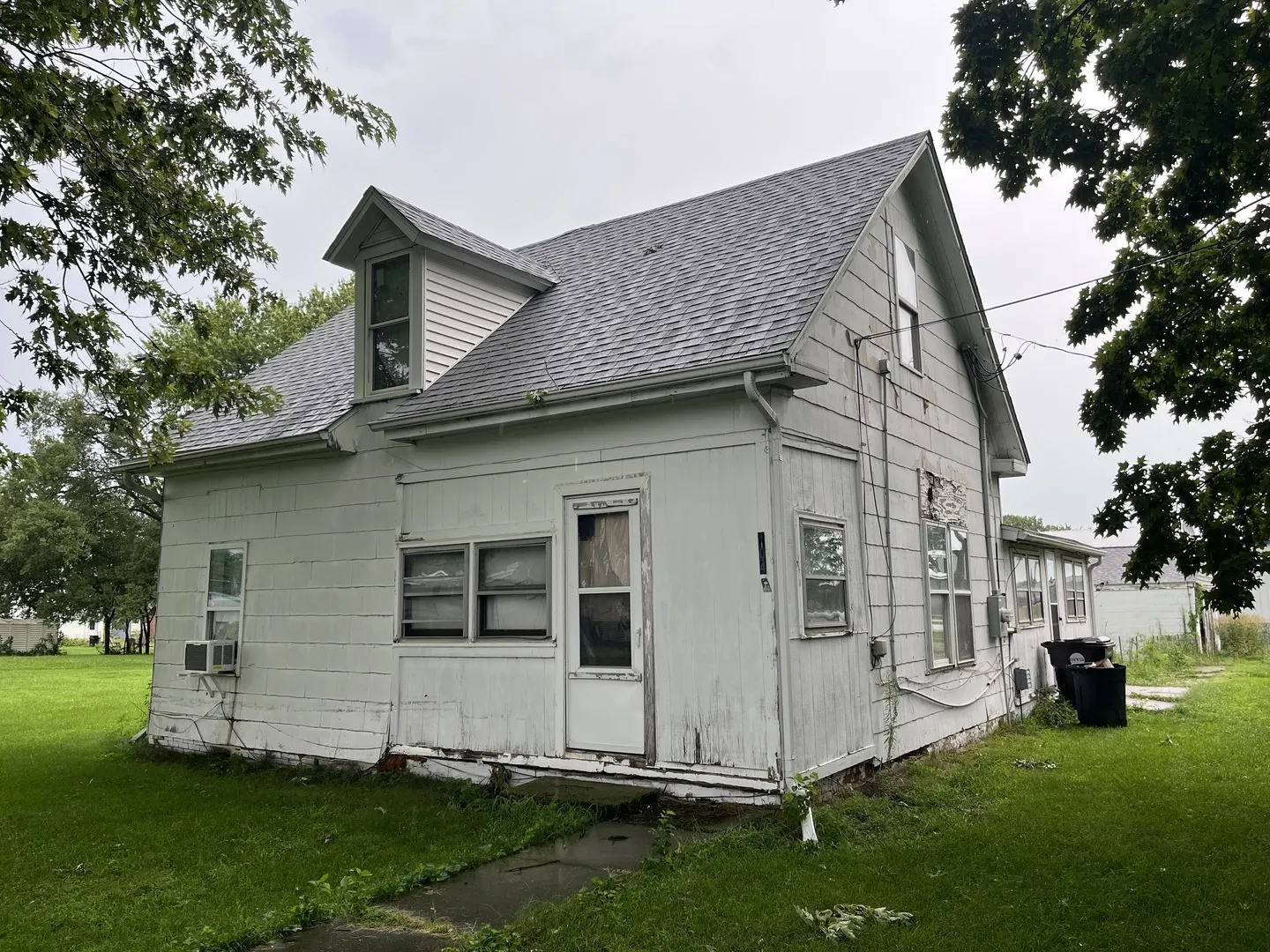 104 N Elm Street IL