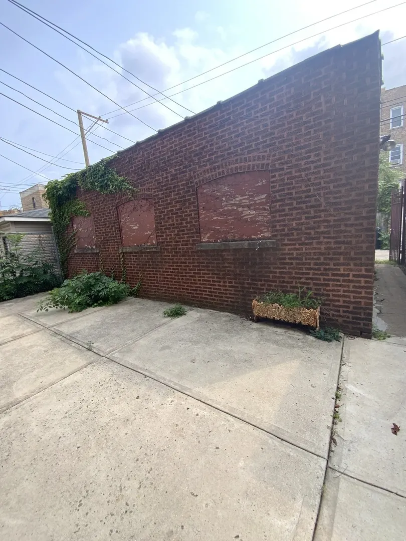 8017 S Rhodes Avenue IL