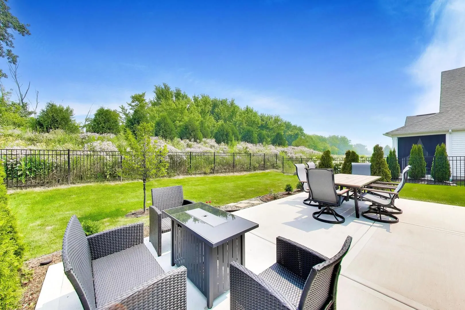 3688 Reddington Circle IL