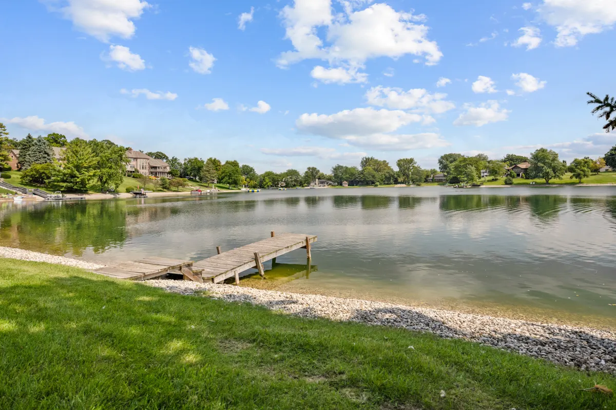 2720 N Bayview Lane IL
