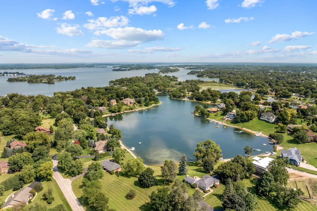 2720 N Bayview Lane IL