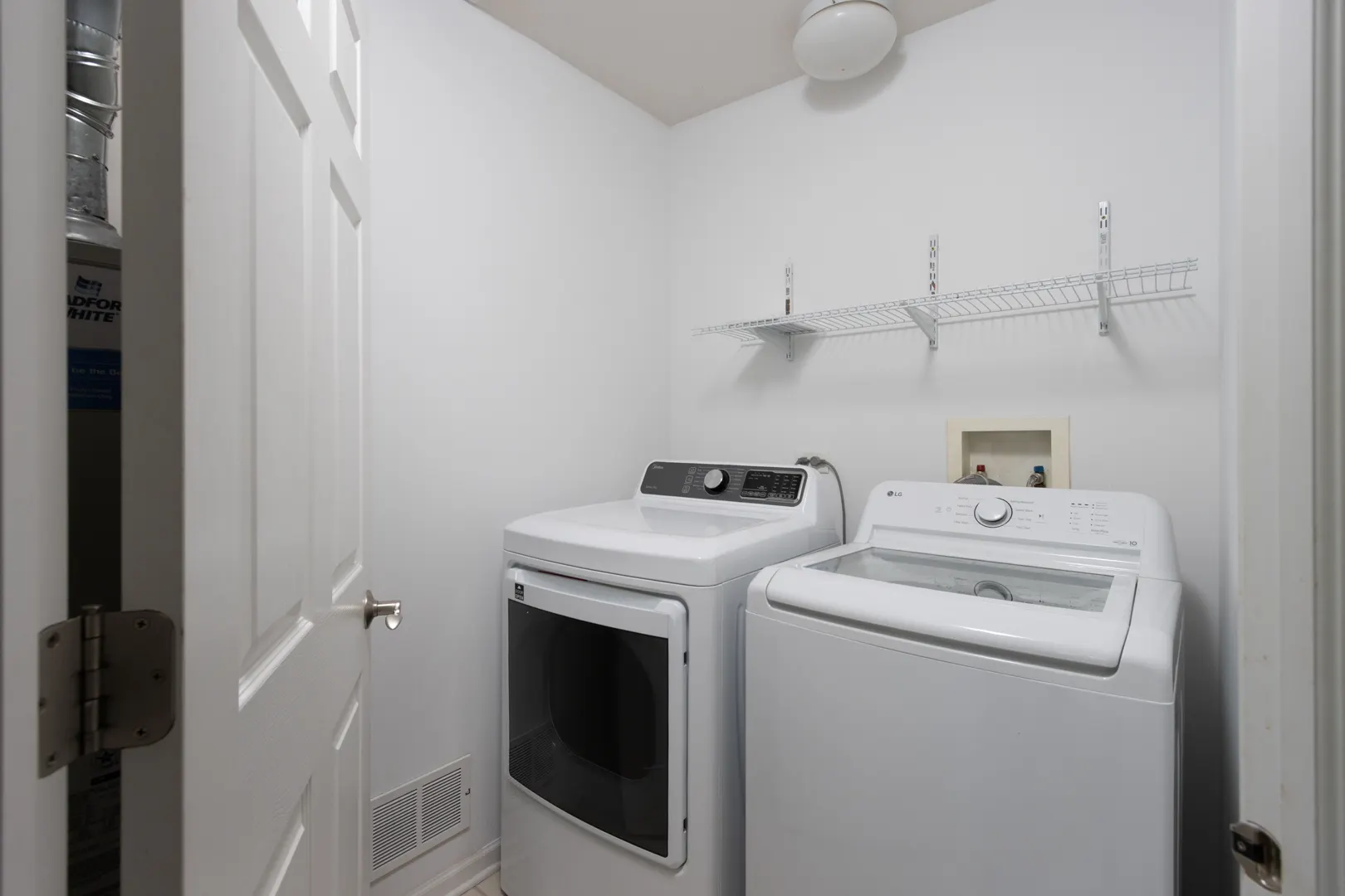 2521 Evergreen Circle IL
