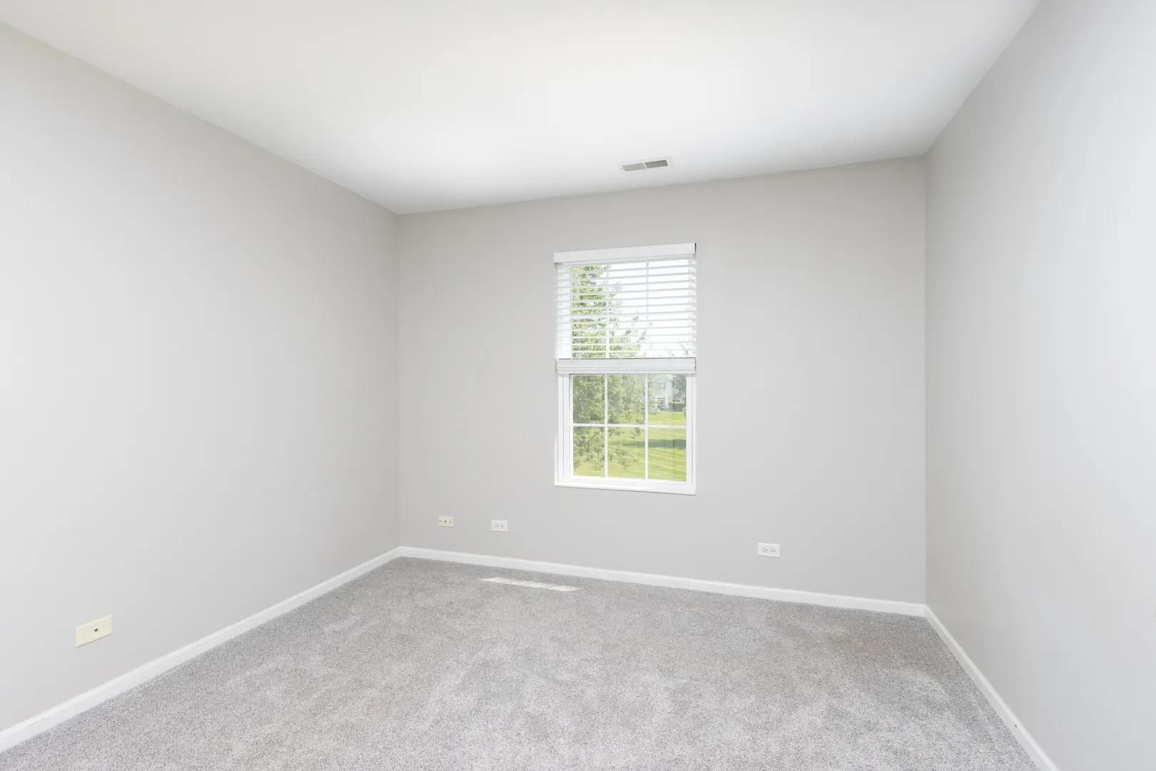 2521 Evergreen Circle IL