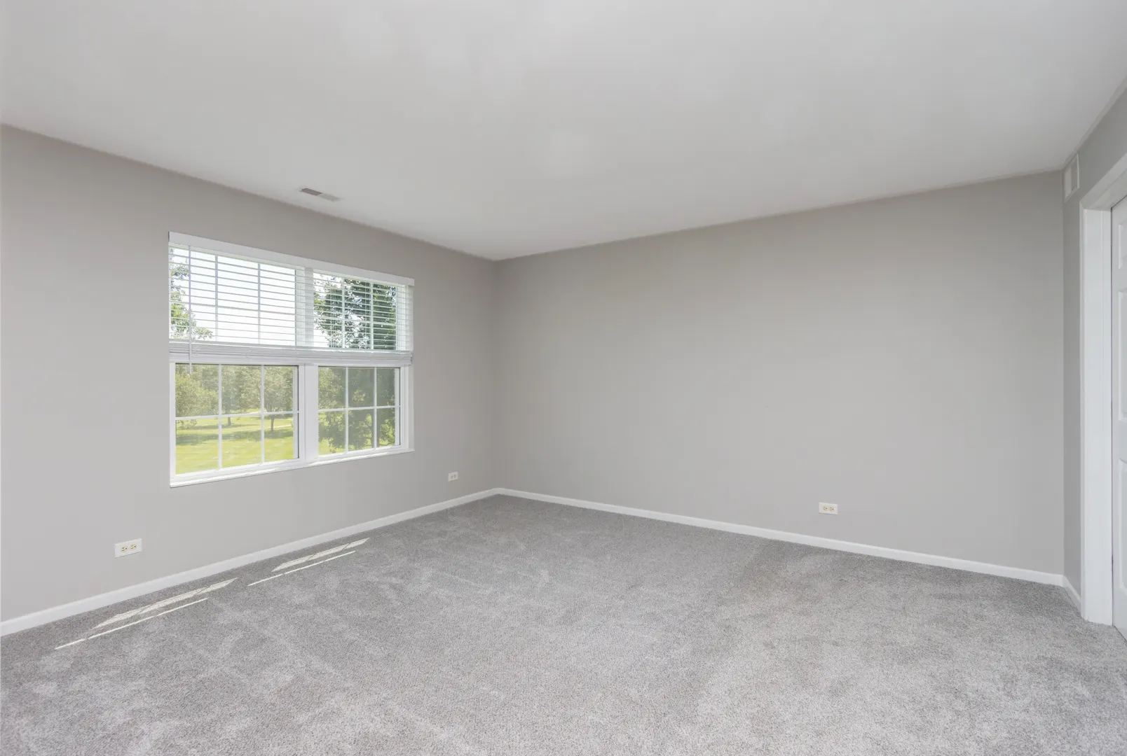 2521 Evergreen Circle IL