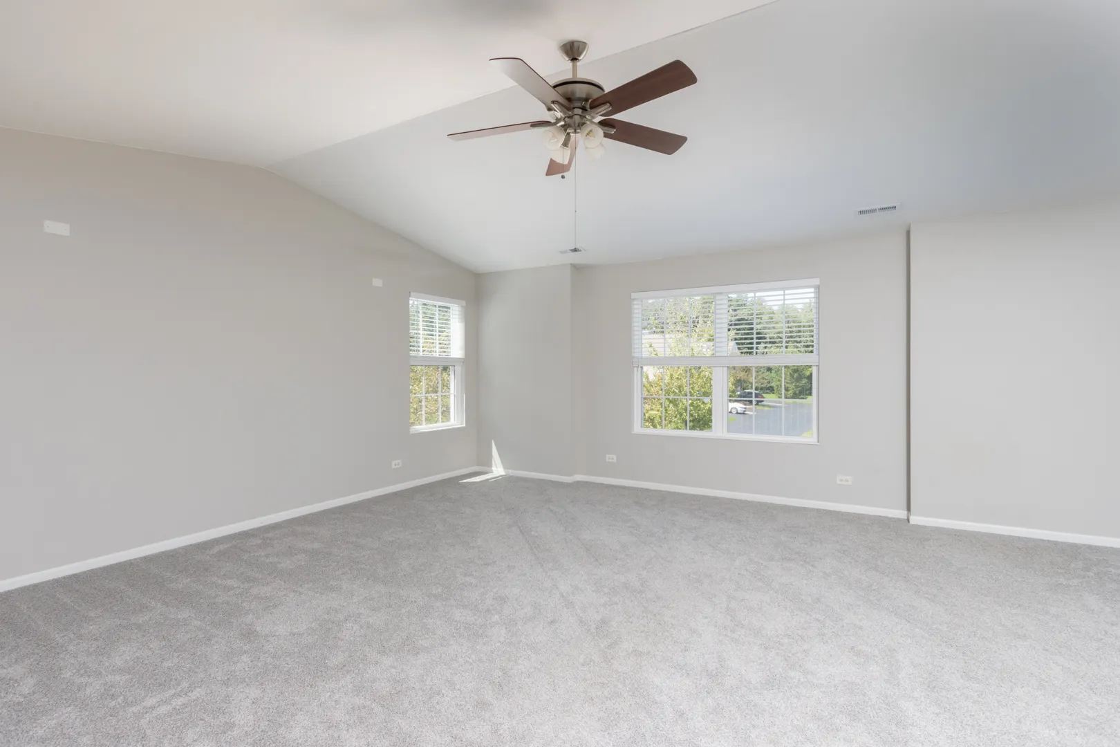 2521 Evergreen Circle IL