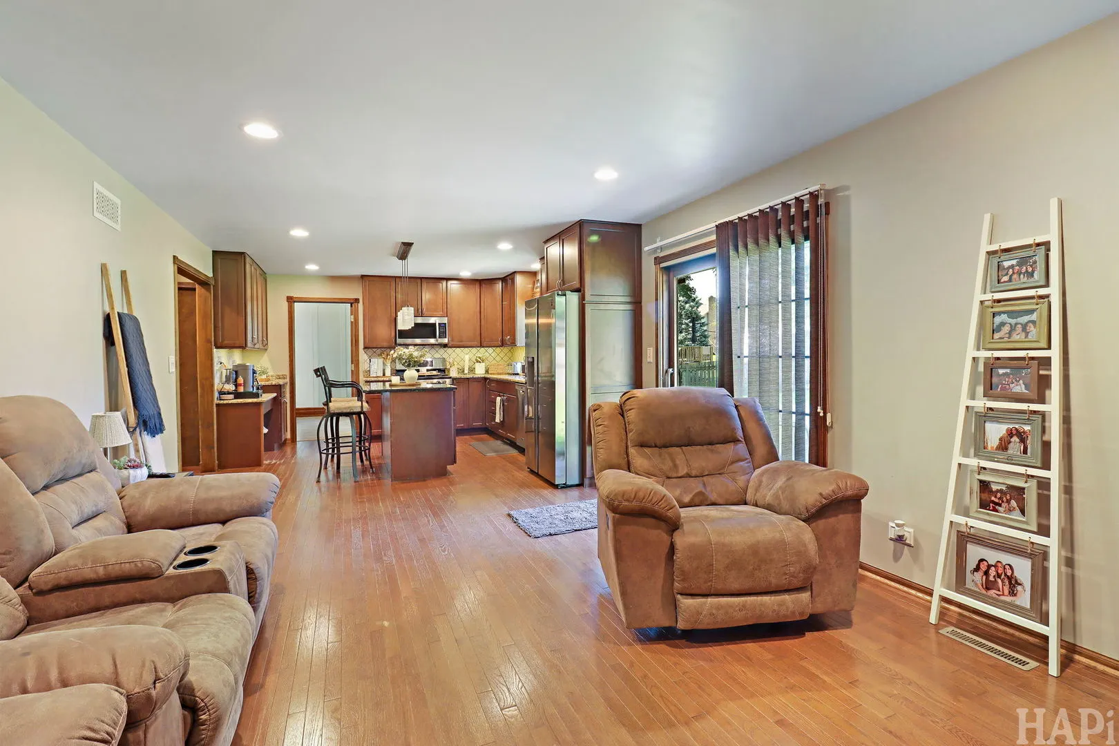 1109 Hollywood Boulevard IL