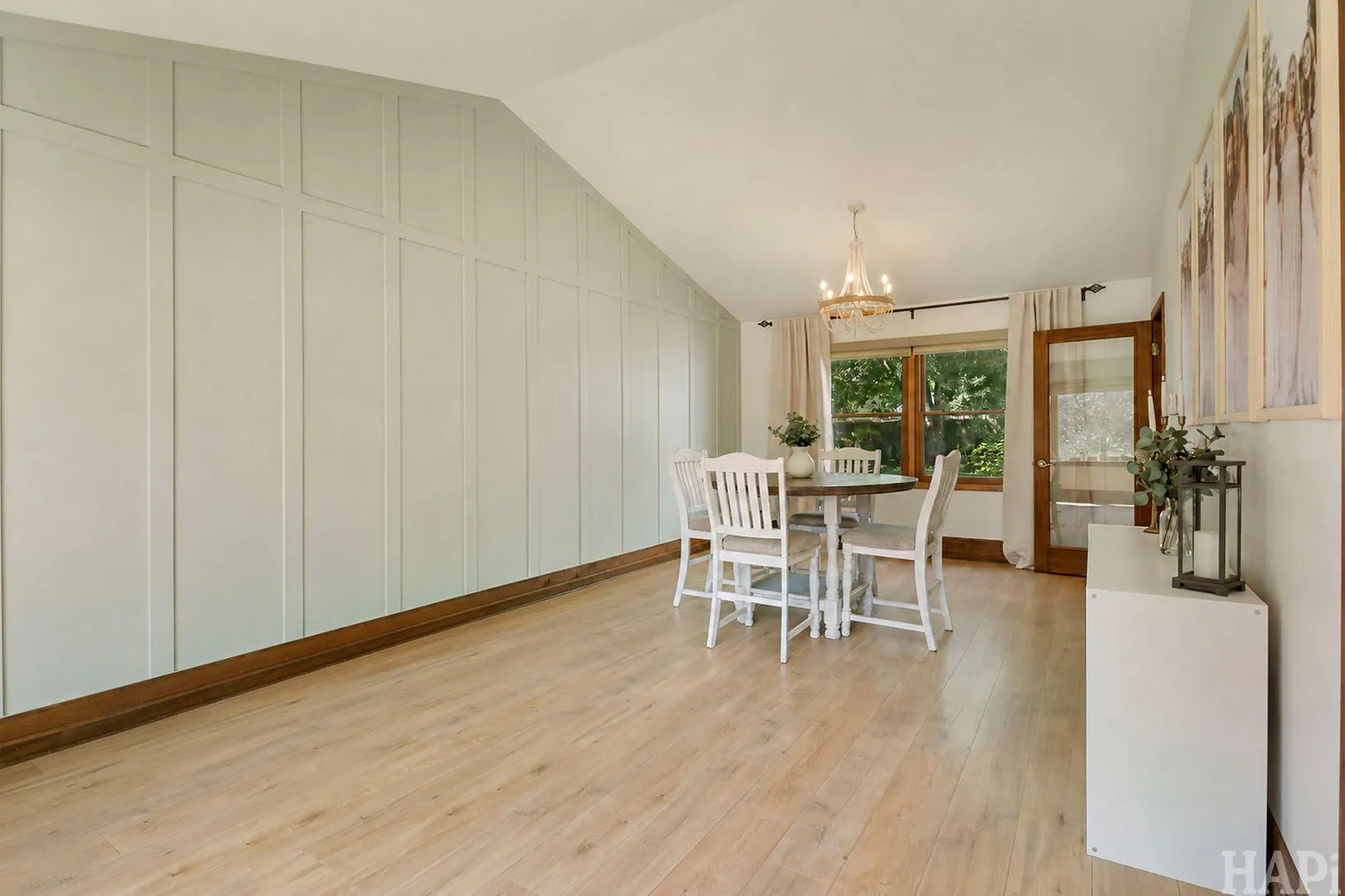 1109 Hollywood Boulevard IL