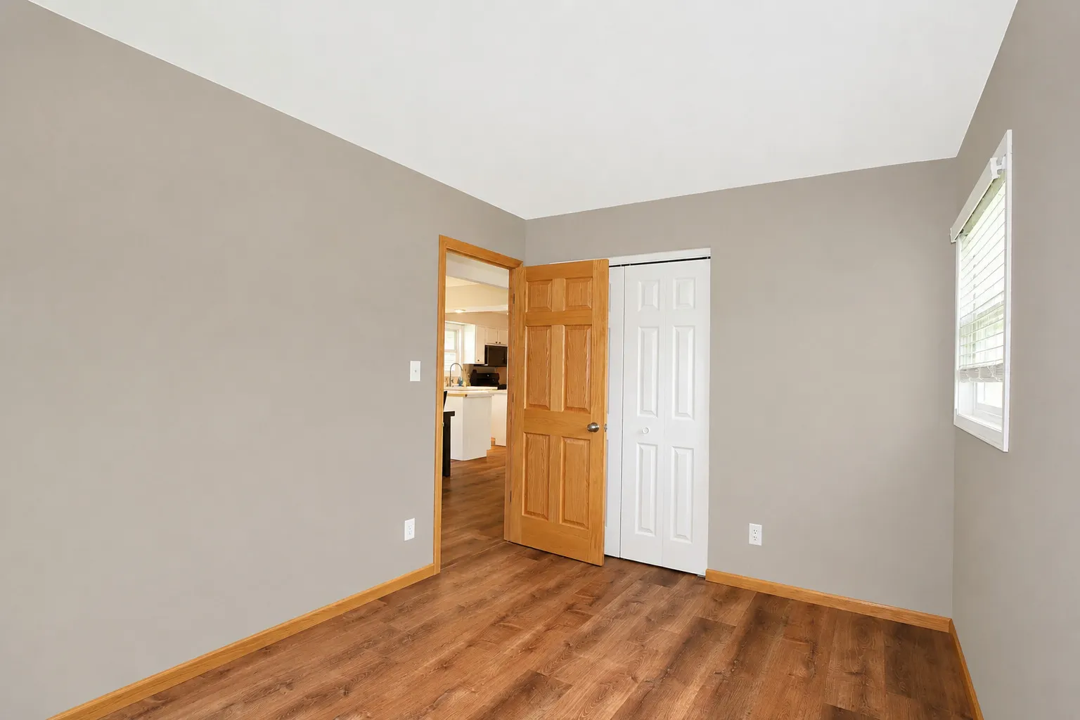 2302 Manor Lane IL