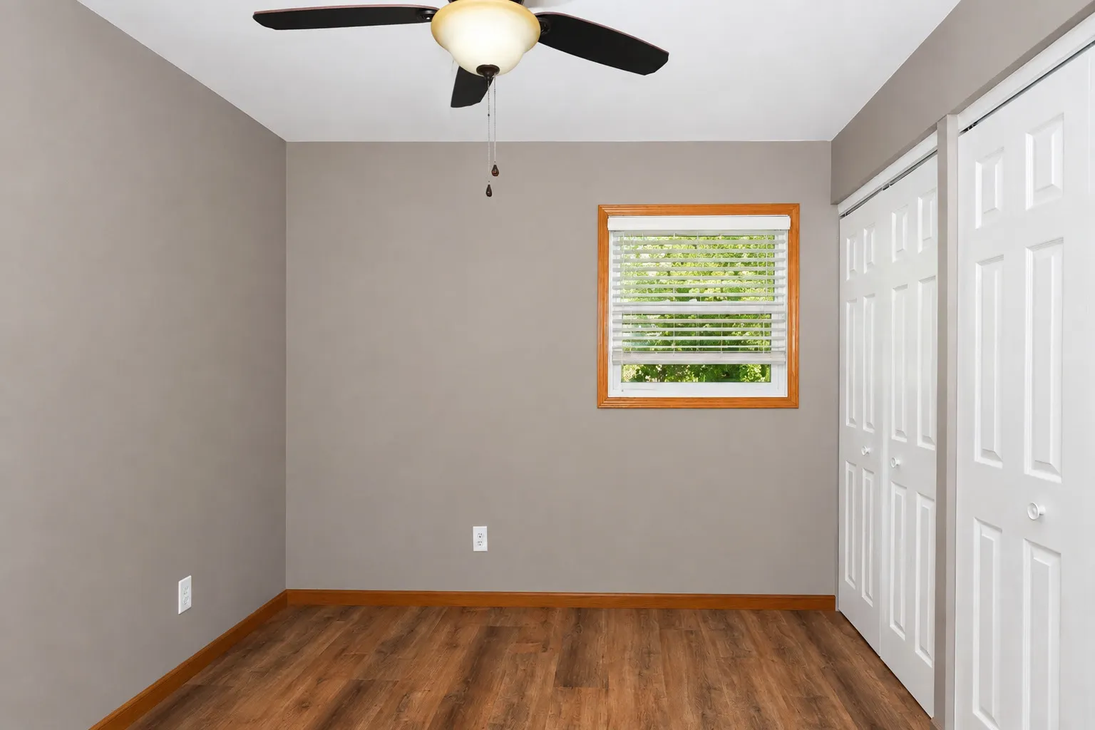 2302 Manor Lane IL