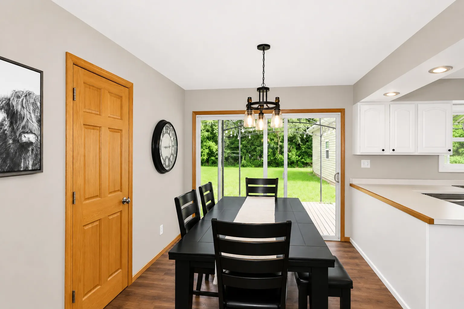 2302 Manor Lane IL