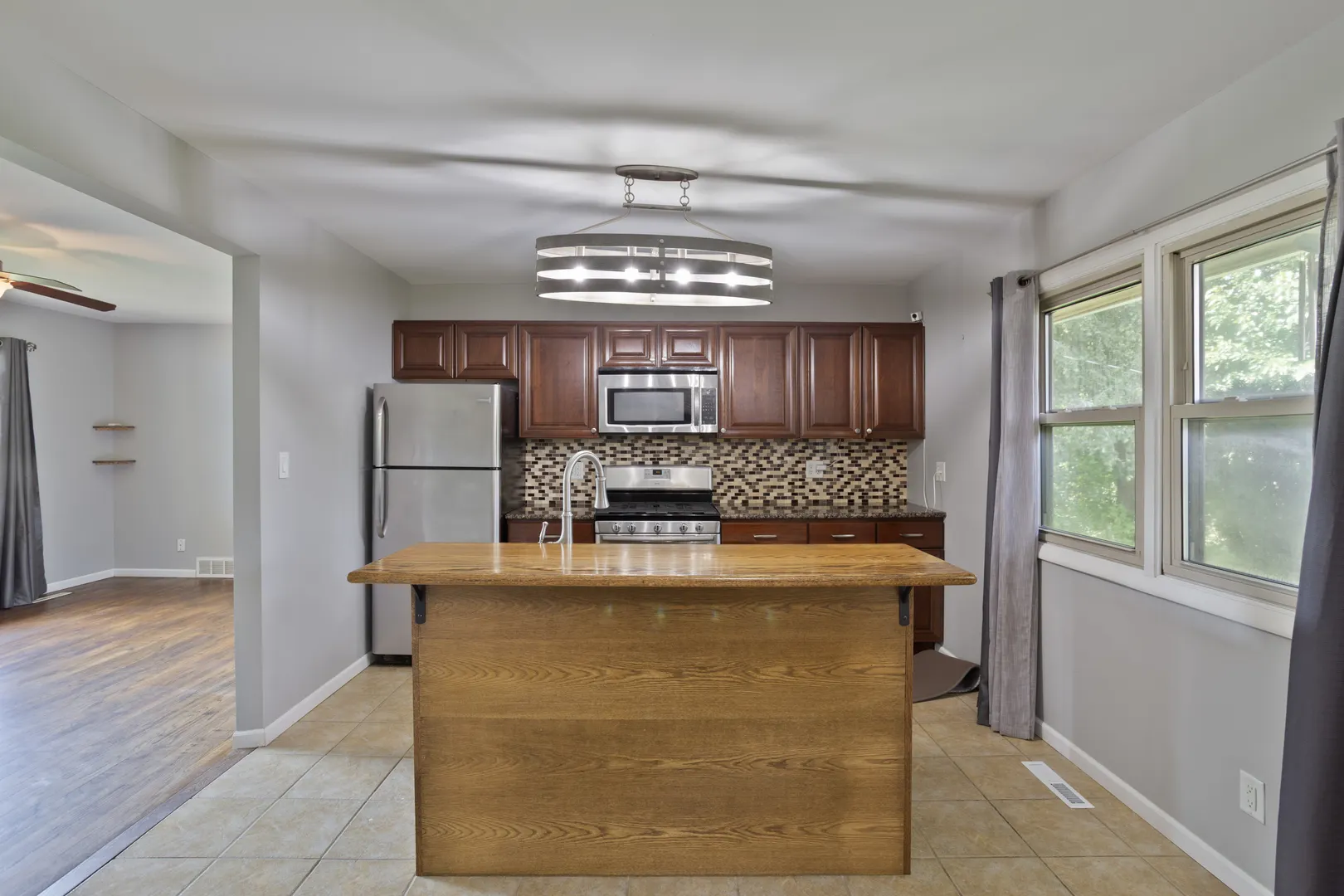 1104 Jasper Drive IL