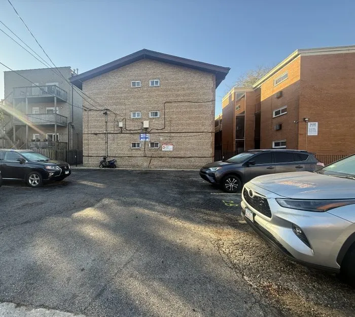 1626 W ESTES Avenue IL #3C