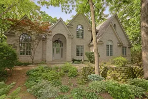 2708 Whiting Court IL