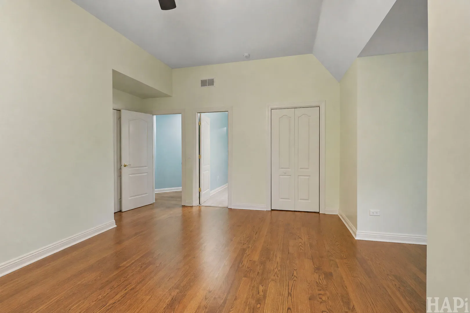 2708 Whiting Court IL