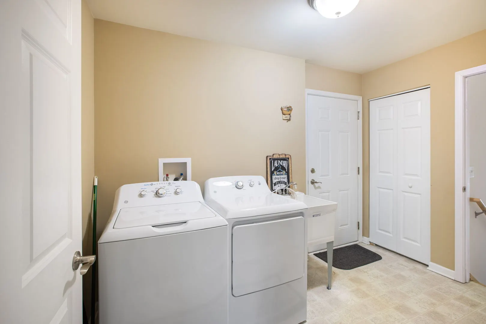 900 Jefferson Avenue IL