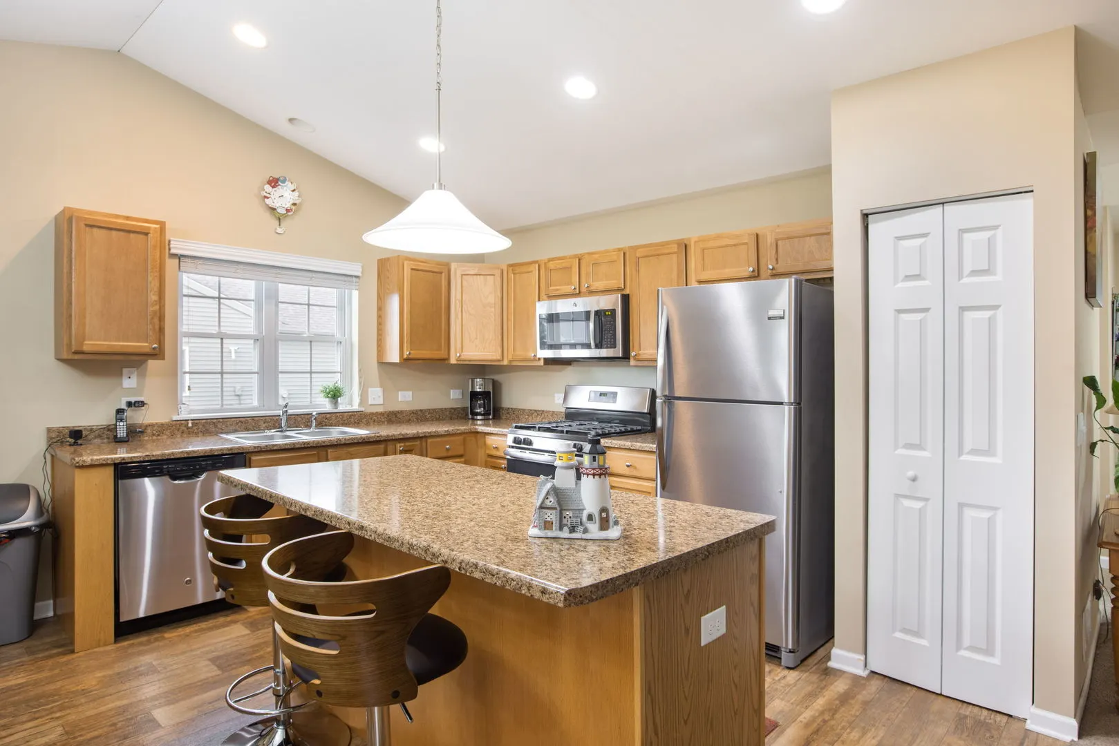 900 Jefferson Avenue IL