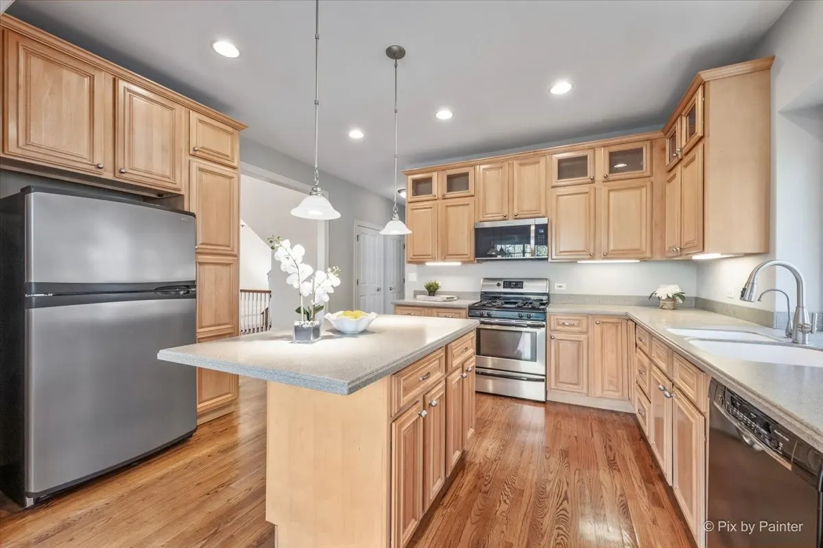 524 Tower Place IL