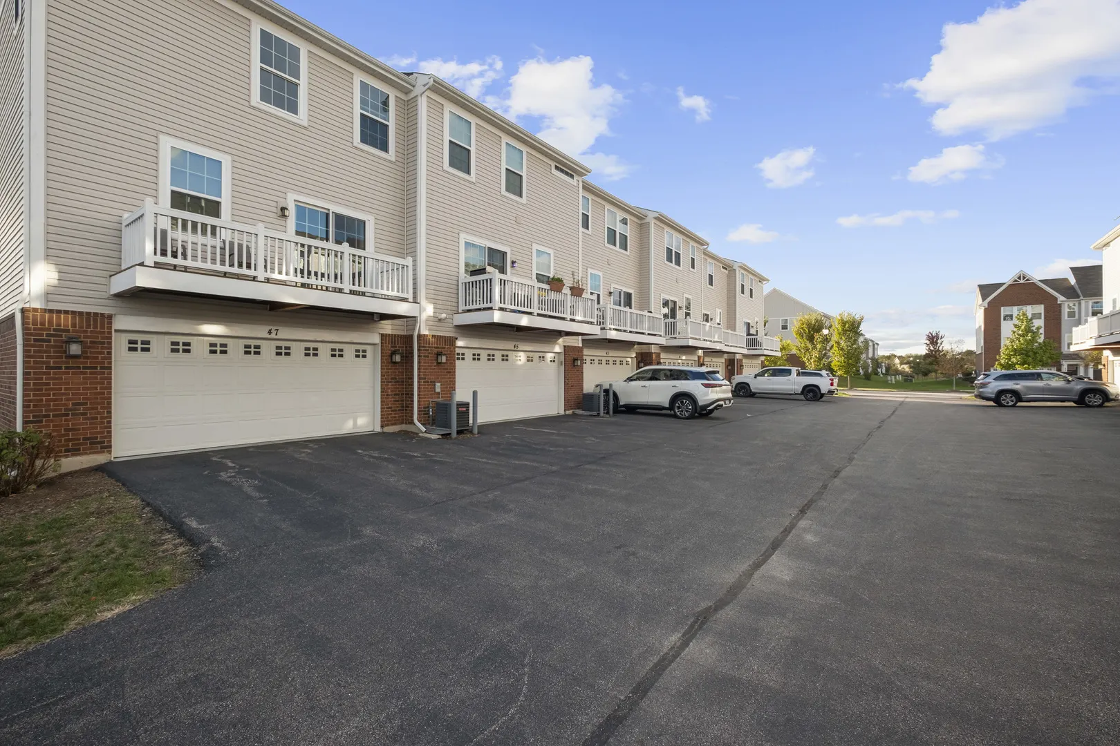47 Nicholas Drive E IL