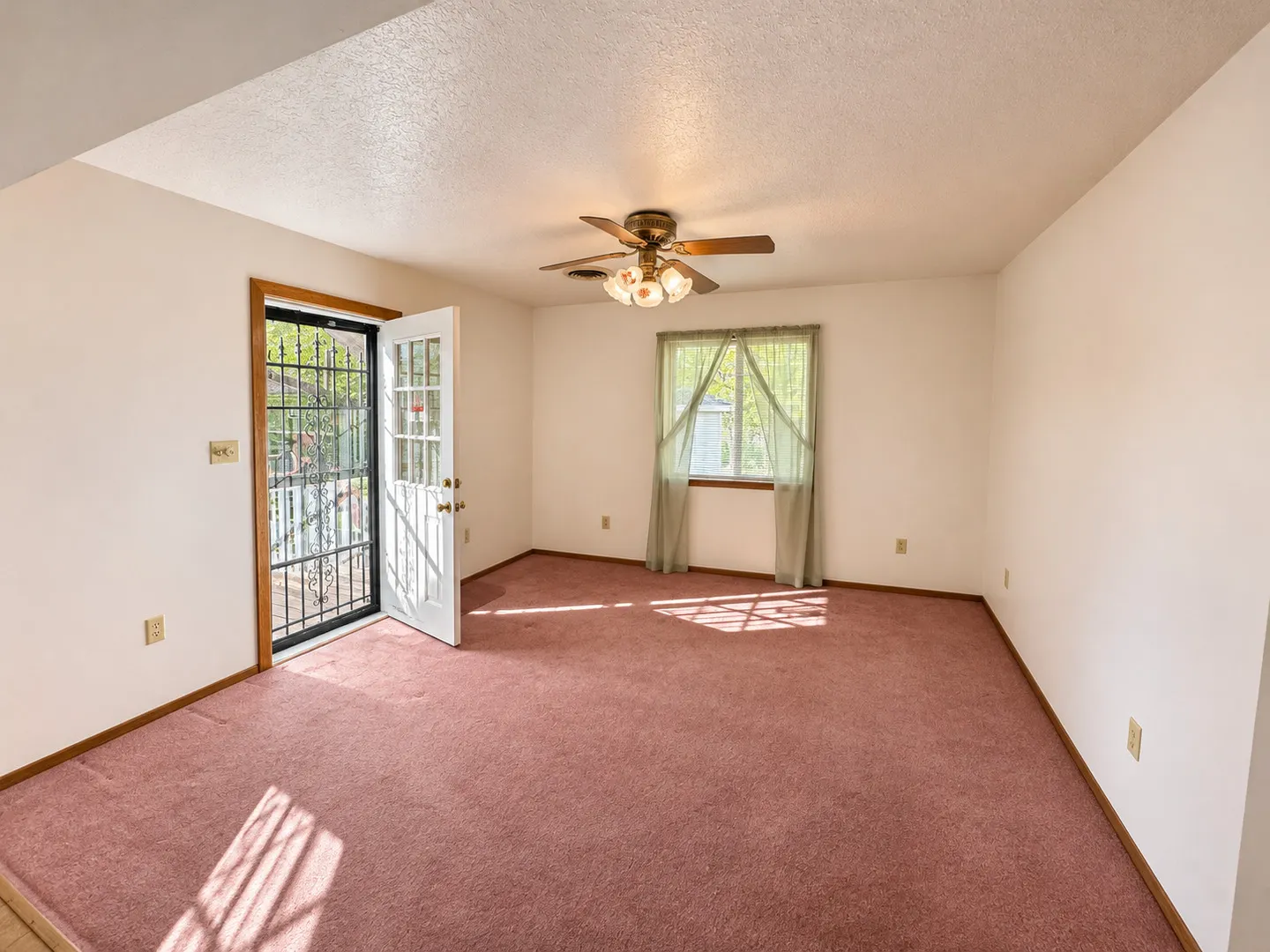 9453 1725 East Street IL