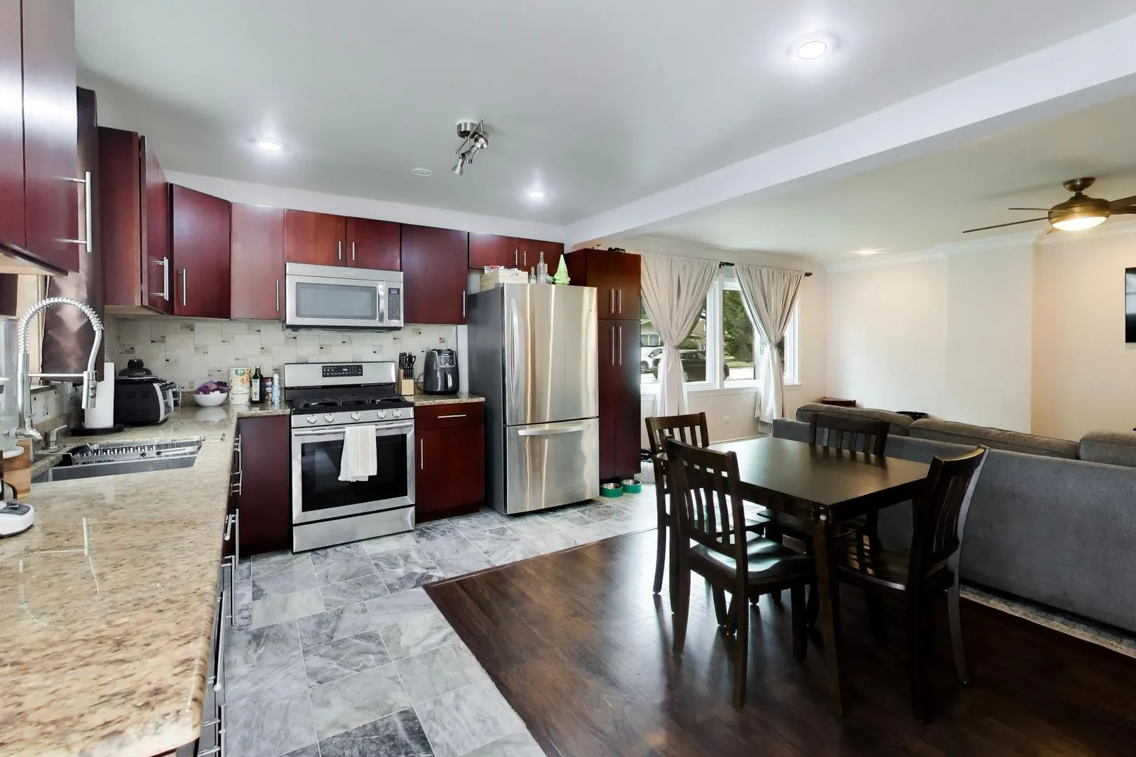 12231 S Lawndale Avenue IL