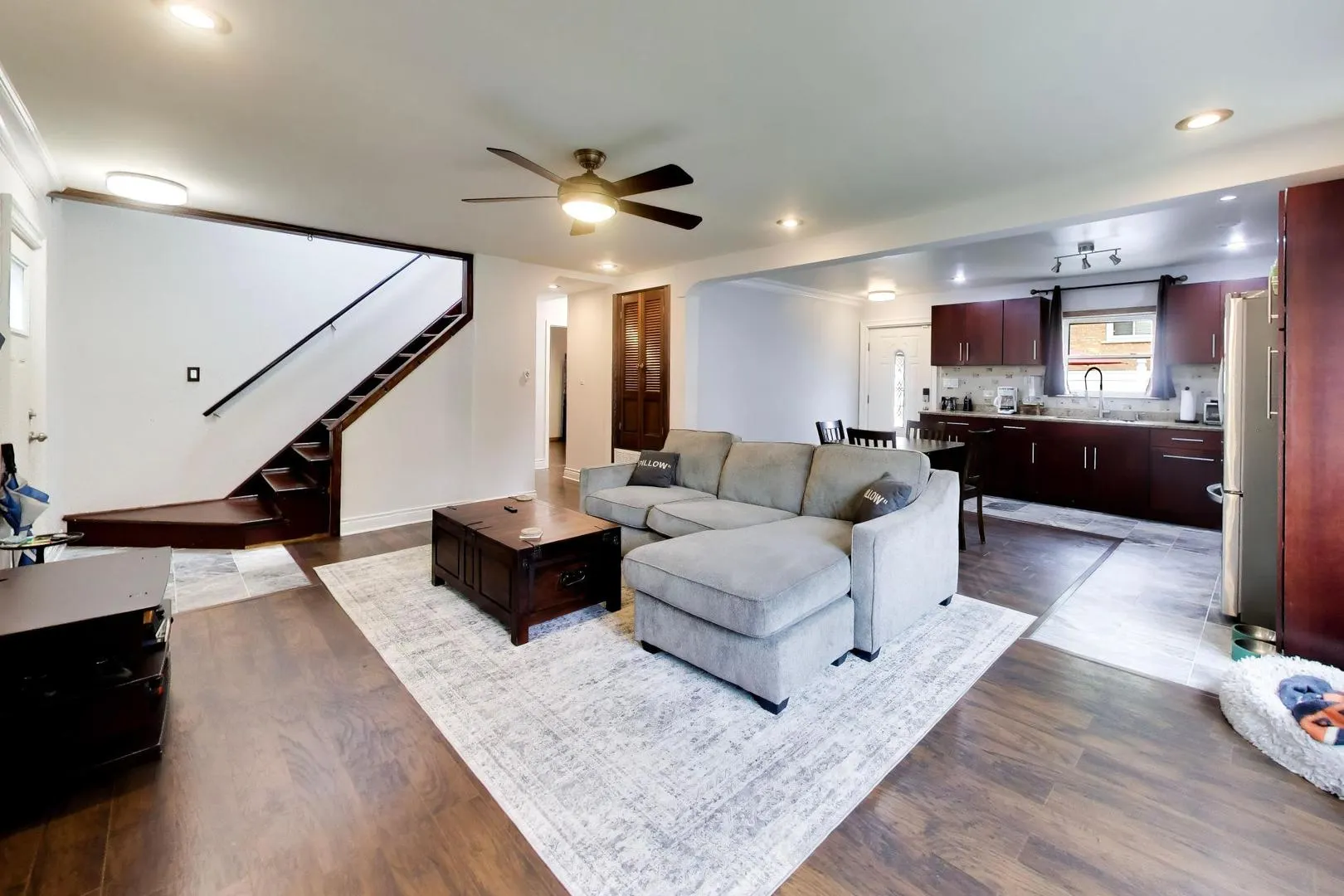12231 S Lawndale Avenue IL