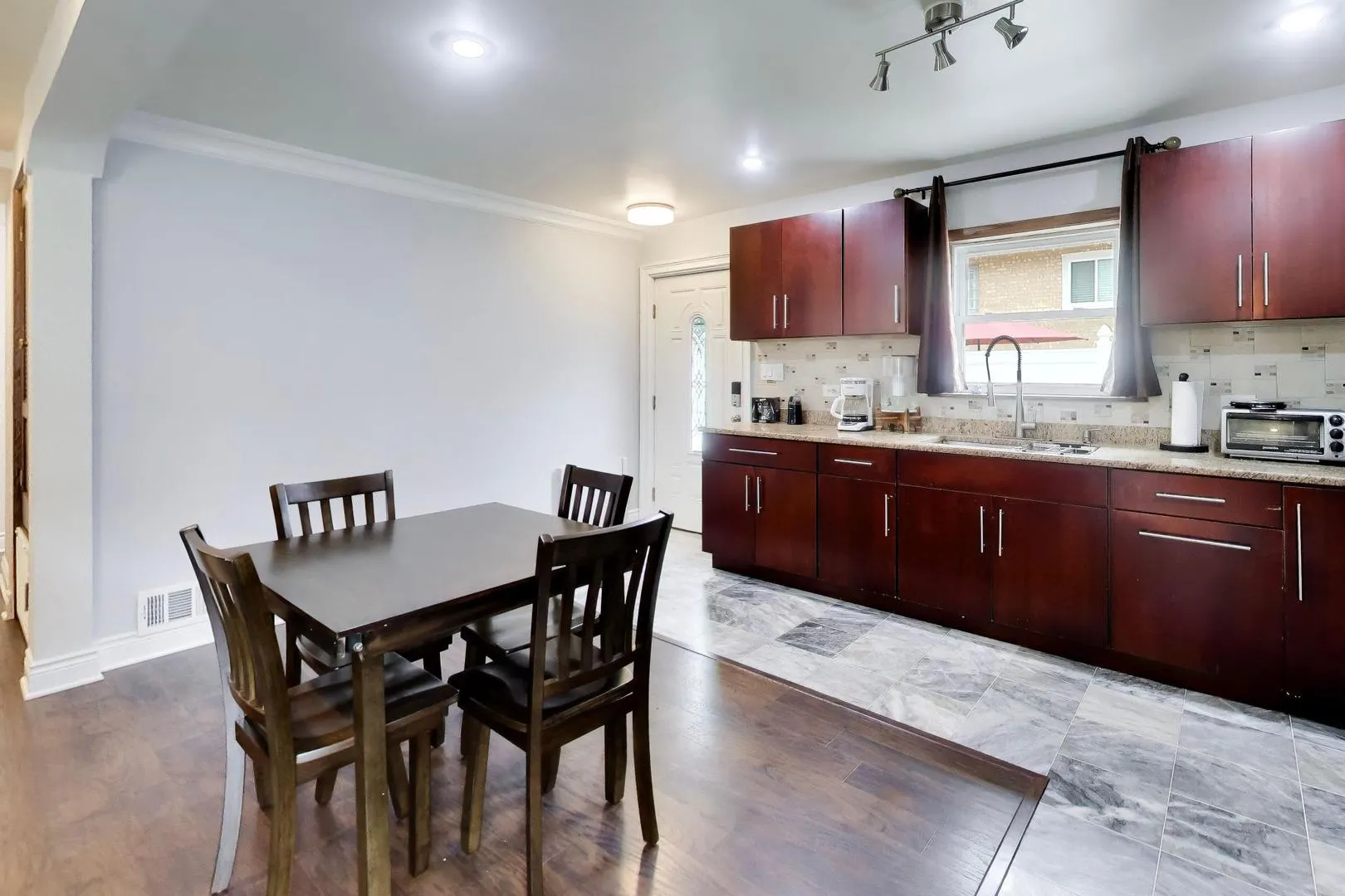 12231 S Lawndale Avenue IL