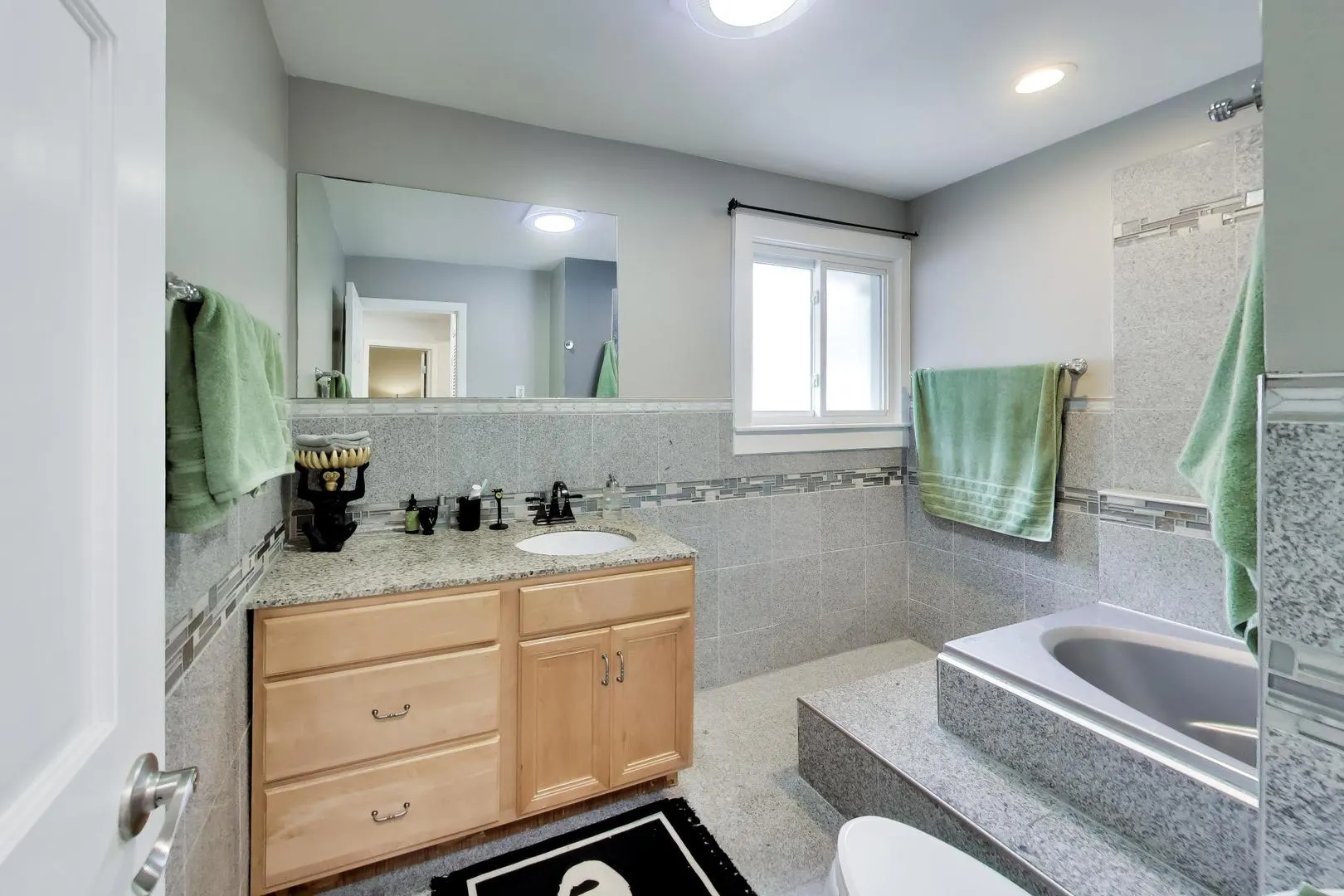 12231 S Lawndale Avenue IL