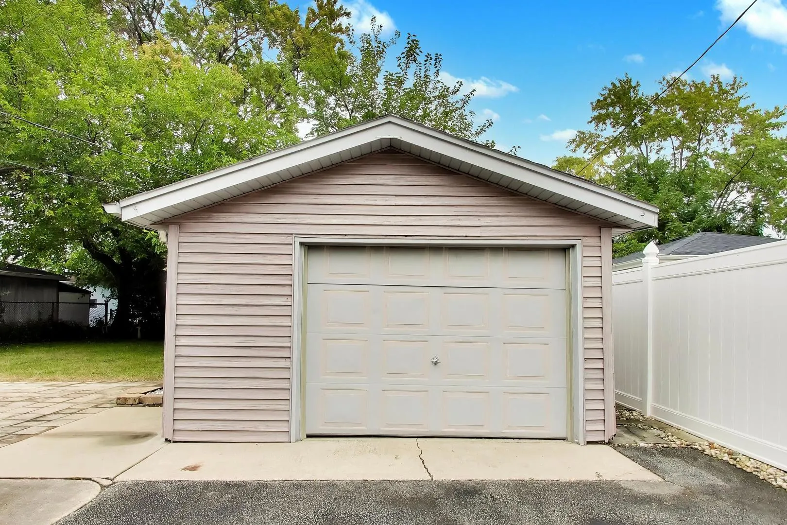 12231 S Lawndale Avenue IL