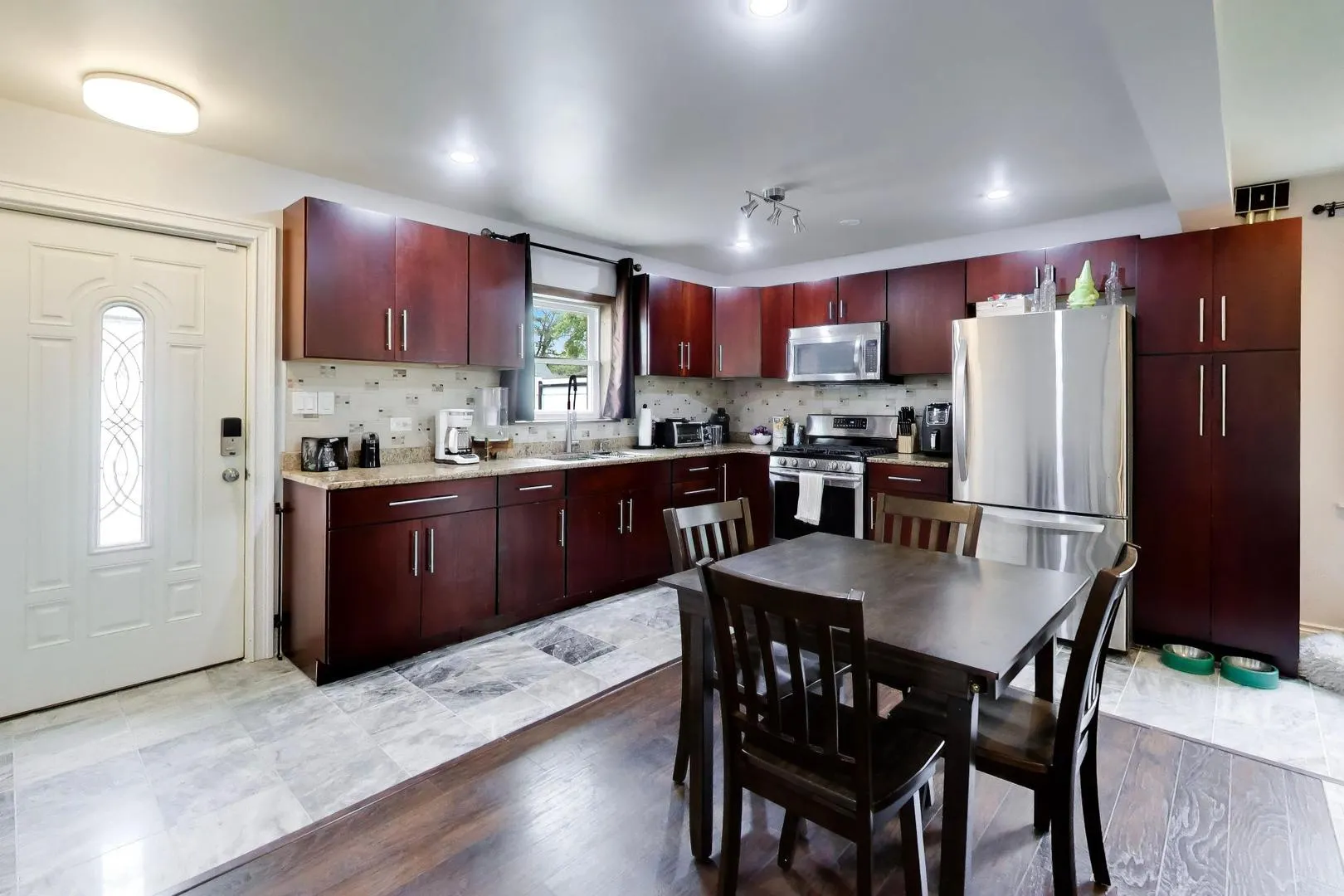 12231 S Lawndale Avenue IL