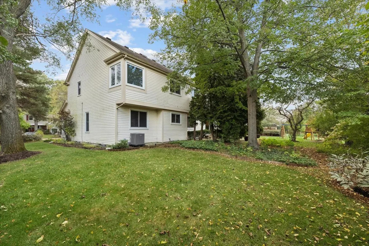 2316 Crab Apple Terrace IL