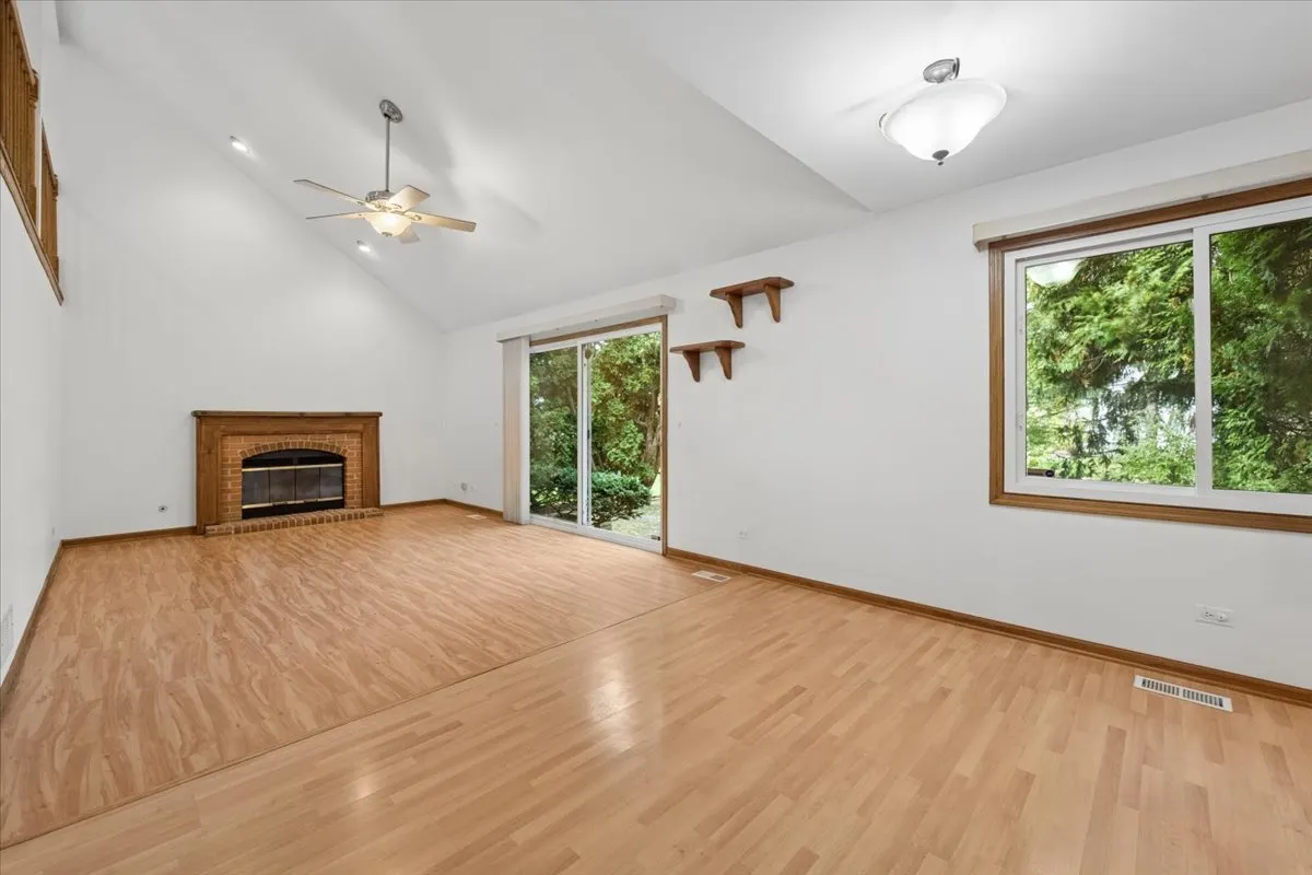 2316 Crab Apple Terrace IL