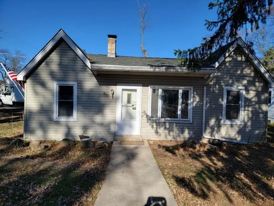 810 Southside Avenue IL