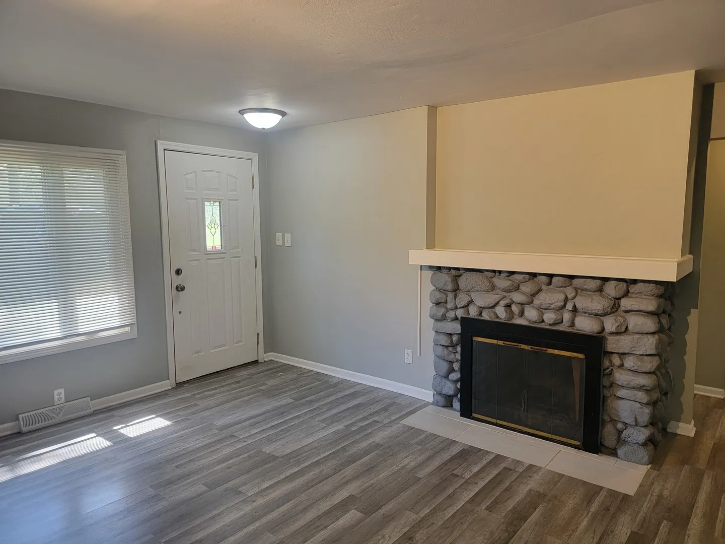 810 Southside Avenue IL