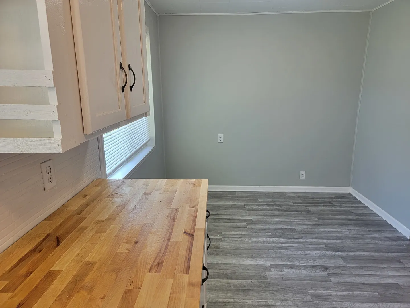 810 Southside Avenue IL