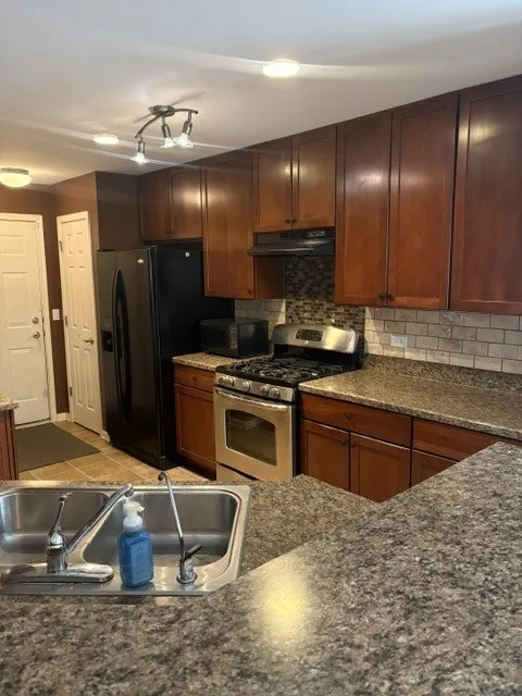 1473 Yosemite Circle IL