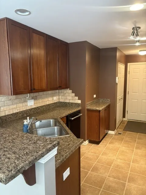1473 Yosemite Circle IL