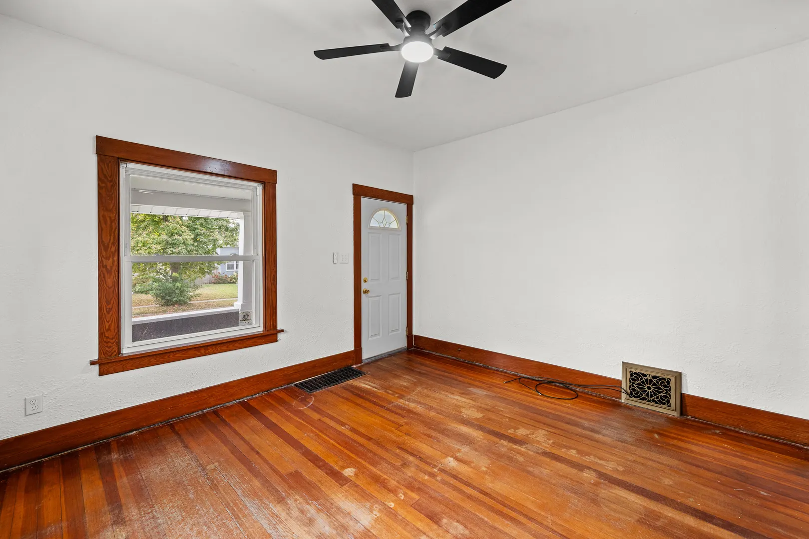 2728 E 18th Street IA