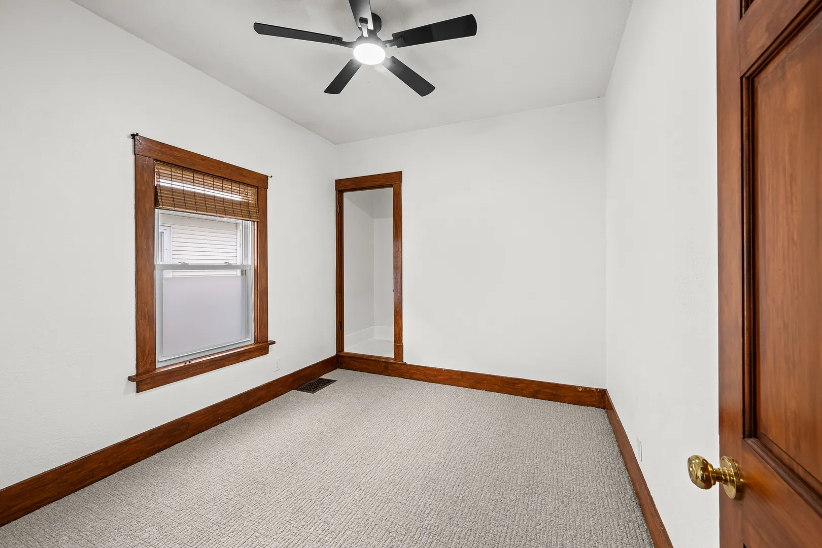 2728 E 18th Street IA