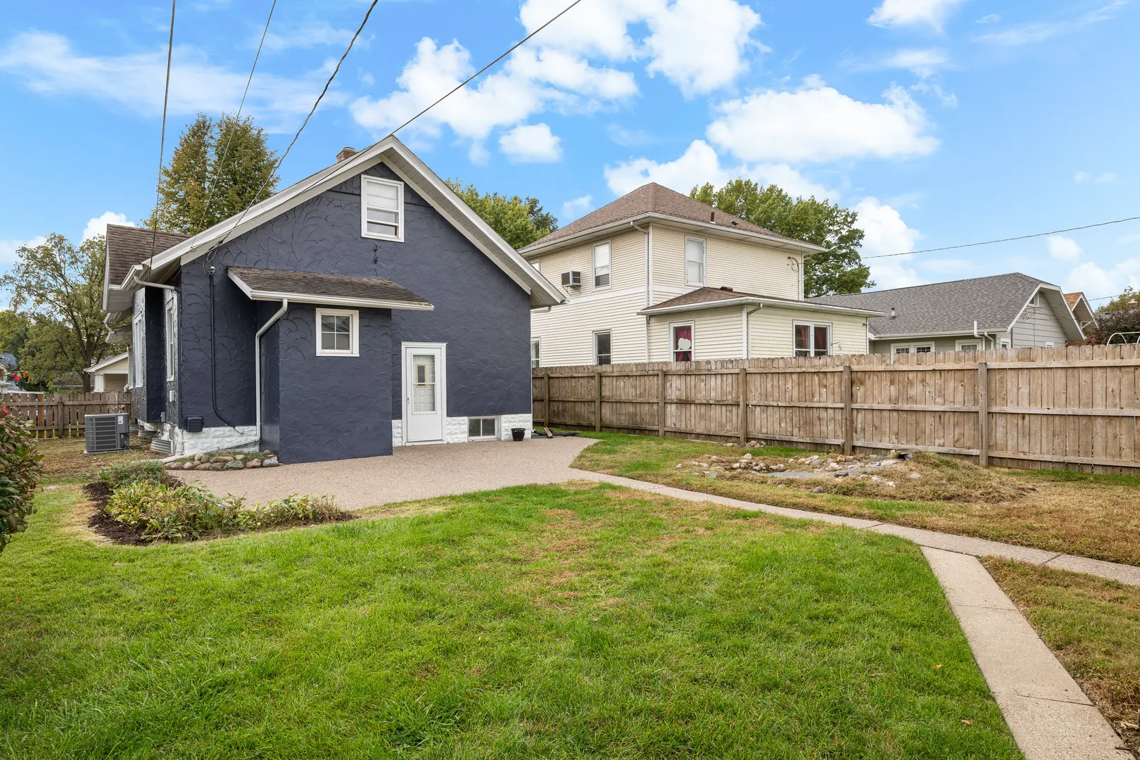 2728 E 18th Street IA