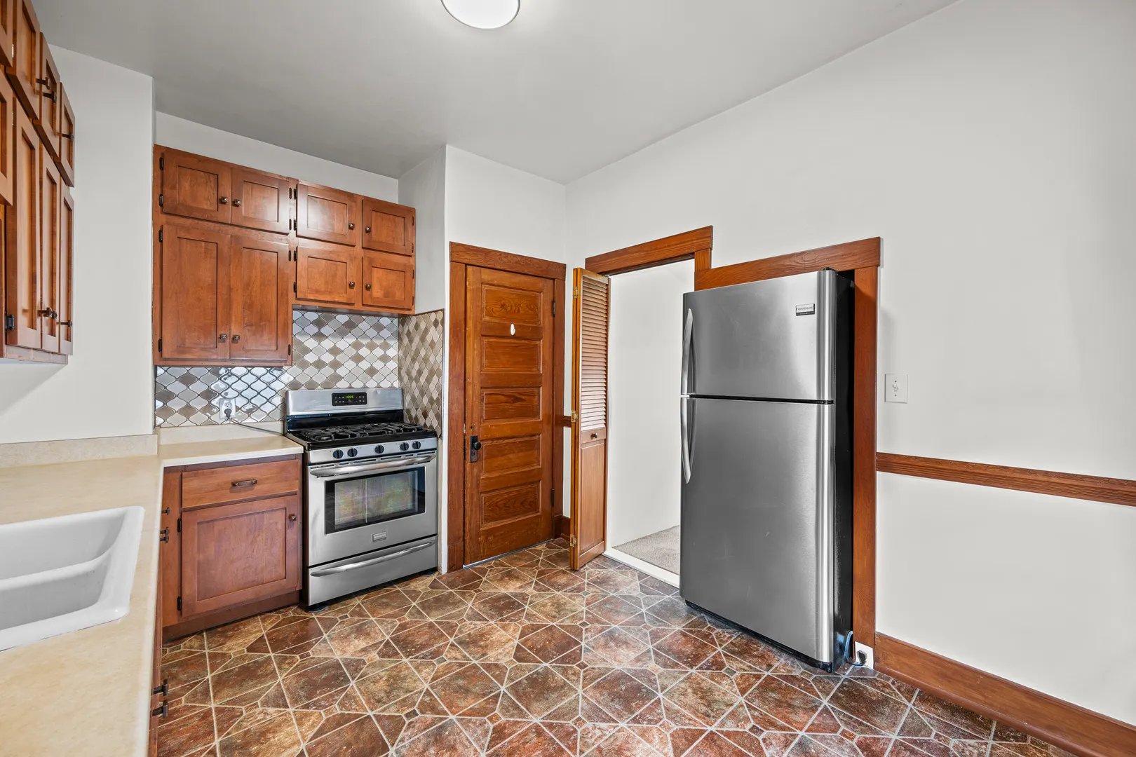 2728 E 18th Street IA