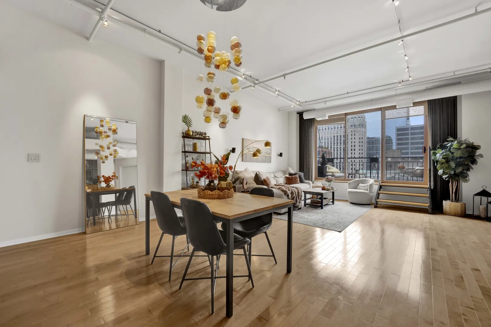 360 W Illinois Street IL #7D