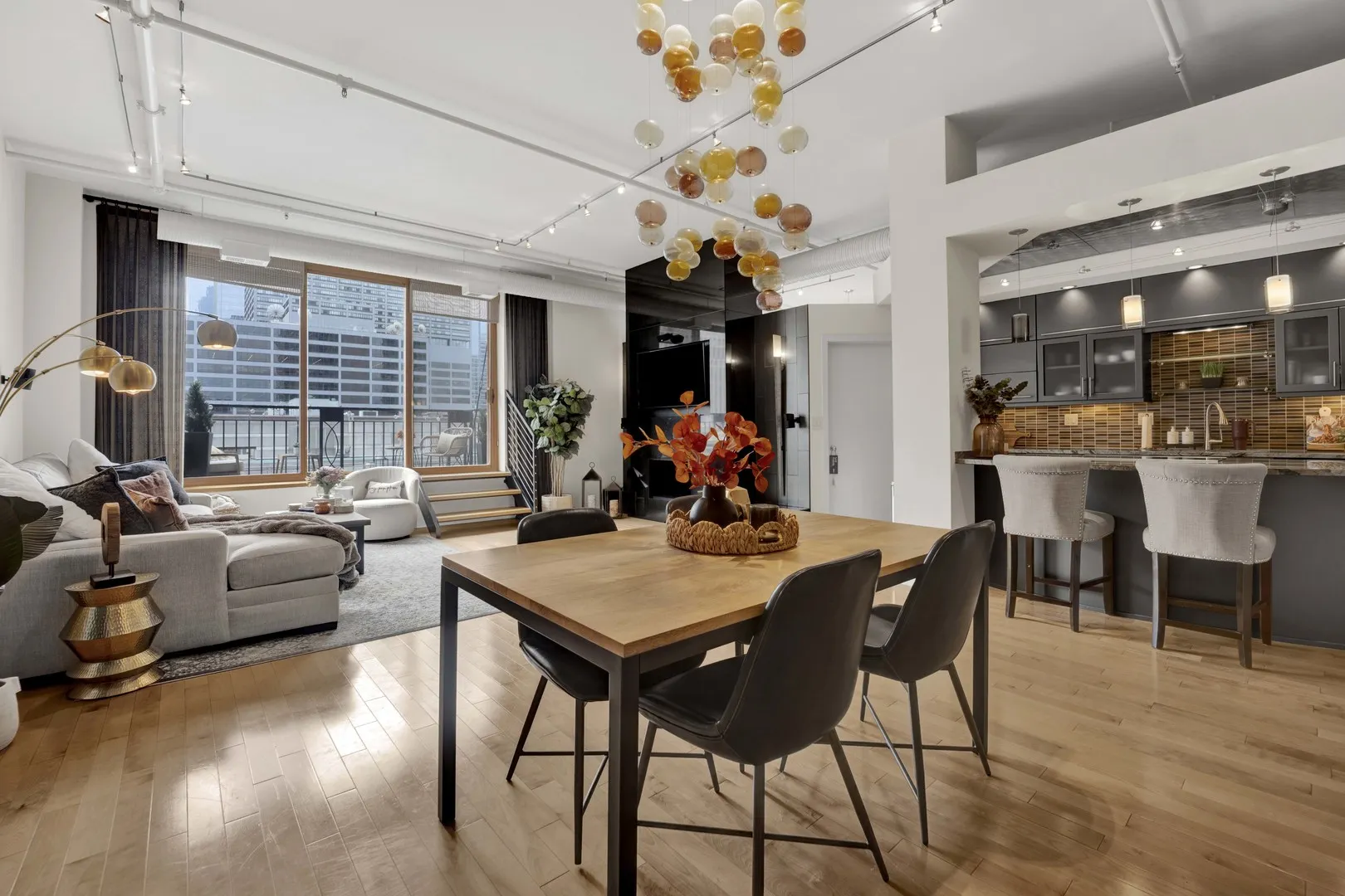 360 W Illinois Street IL #7D
