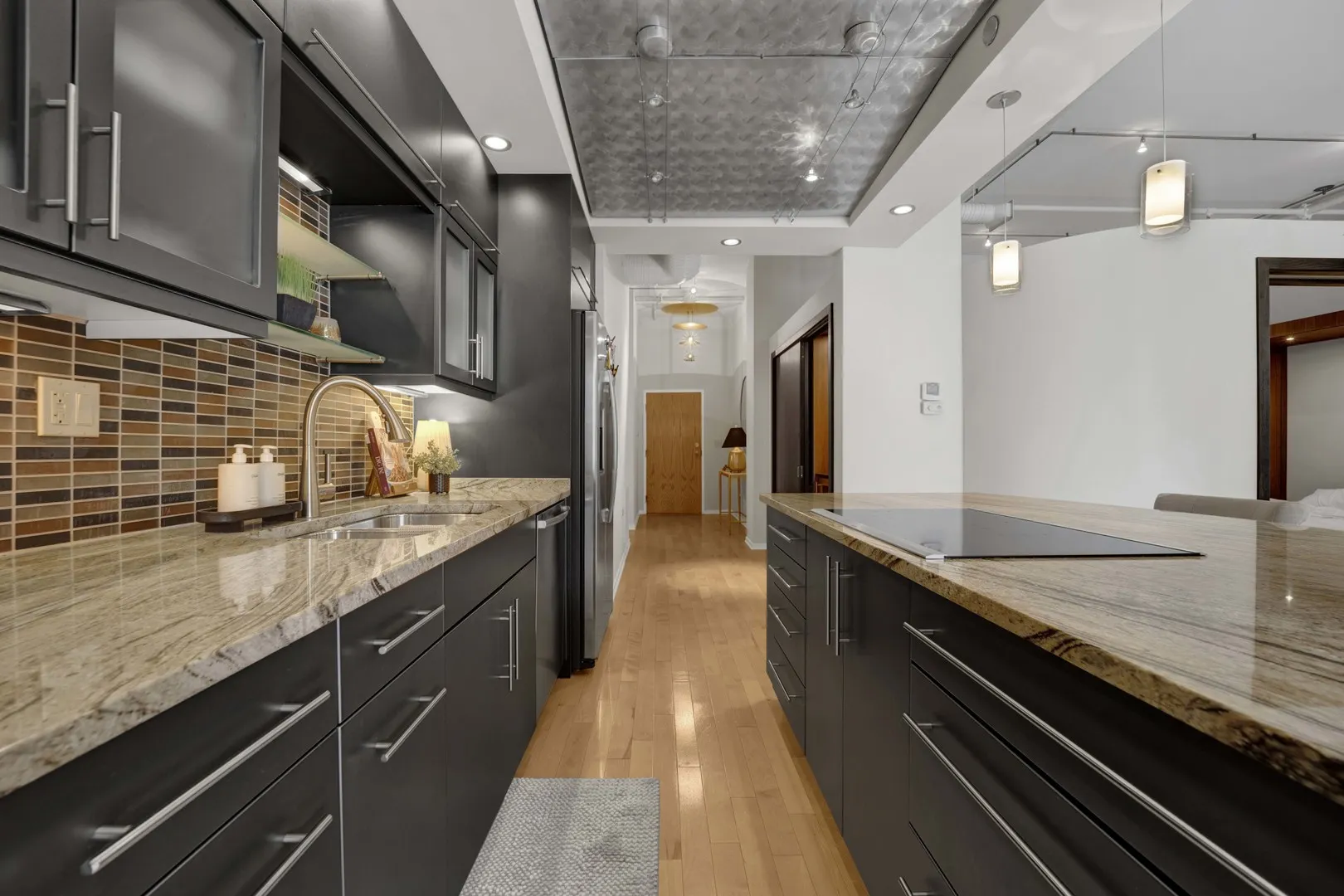 360 W Illinois Street IL #7D